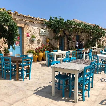 Irene's House Near The Sea With Pool, Parking & Wi-fi