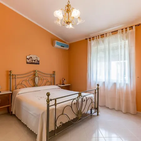 Irene's House Near The Sea With Pool, Parking & Wi-fi