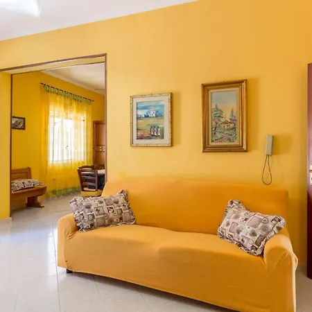 Irene's House Near The Sea With Pool, Parking & Wi-fi بيت للعطل أفولا