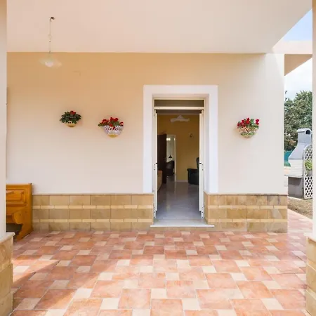 Irene's House Near The Sea With Pool, Parking & Wi-fi *