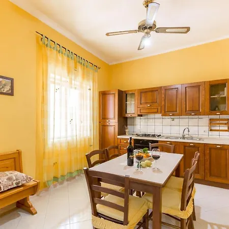 Irene's House Near The Sea With Pool, Parking & Wi-fi * أفولا