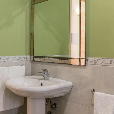 بيت للعطل Irene's House Near The Sea With Pool, Parking & Wi-fi