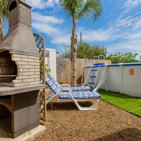 Irene's House Near The Sea With Pool, Parking & Wi-fi بيت للعطل أفولا